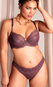 Chantelle Waltz