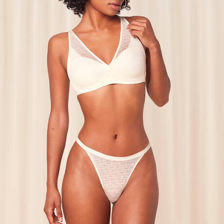2 pieces set TRIUMPH Signature Sheer Ecru White