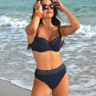 Swimwear & beachwear