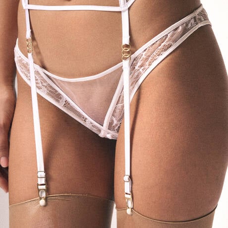 LIVY Reveal brief Adorn White