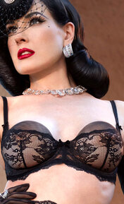 Dita Von Teese Yva
