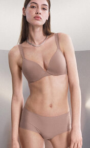 Triumph Body Make-Up Illusion