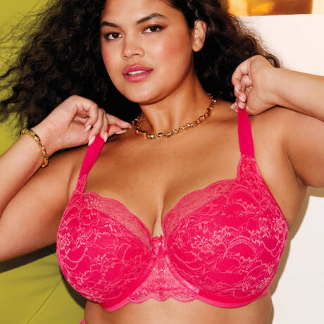 lingerie sexy grande taille Kylie Jenner Turns Up Heat With Too Hot To Handle Pics main image 0