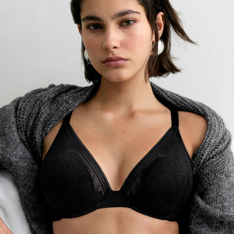 CHANTELLE Soutien-gorge triangle coques en dentelle Easy Feel Osmose Noir